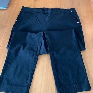 Black pants from Anne Klein in 14